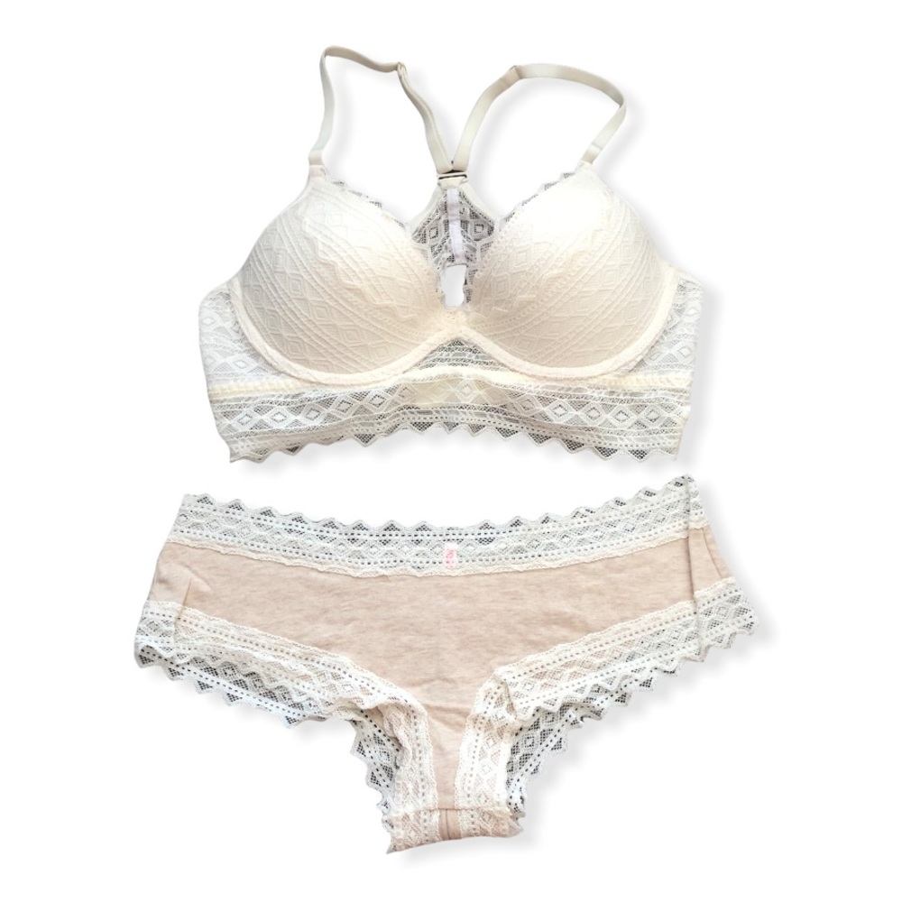 VS PINK Cream Lace Strappy Racerback Bra—S